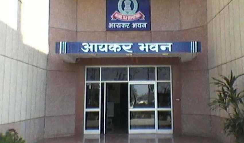 Uttar Pradesh Politics : పేర్లు గందరగోళం…మరో పెర్‌ఫ్యూమ్ వ్యాపారి ఇంట్లో ఐటీ సోదాలు