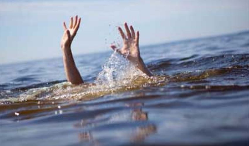 Krishna River : కృష్ణానదిలో స్నానానికి వెళ్లి ఆరుగురు విద్యార్థులు, ఉపాధ్యాయుడు గల్లంతు