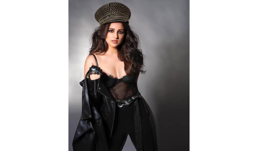Parineeti Chopra (12)