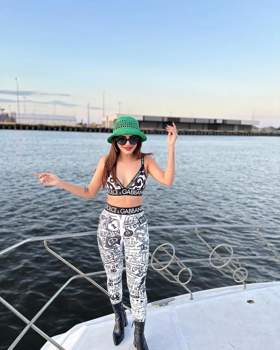 Ashu Reddy Bold Poses on New Year