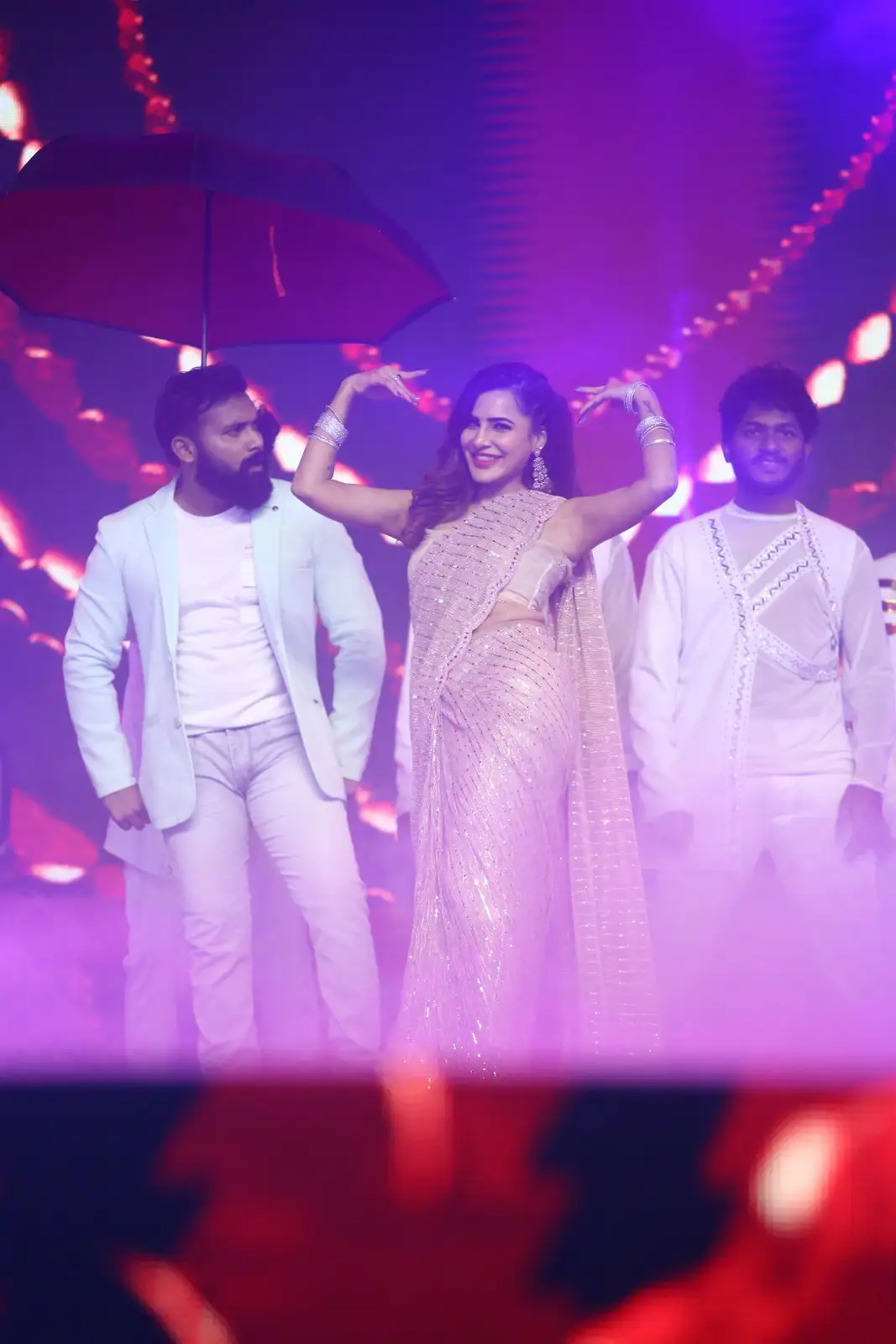 Ashu Reddy dance performance in Waltair Veerayya pre release event