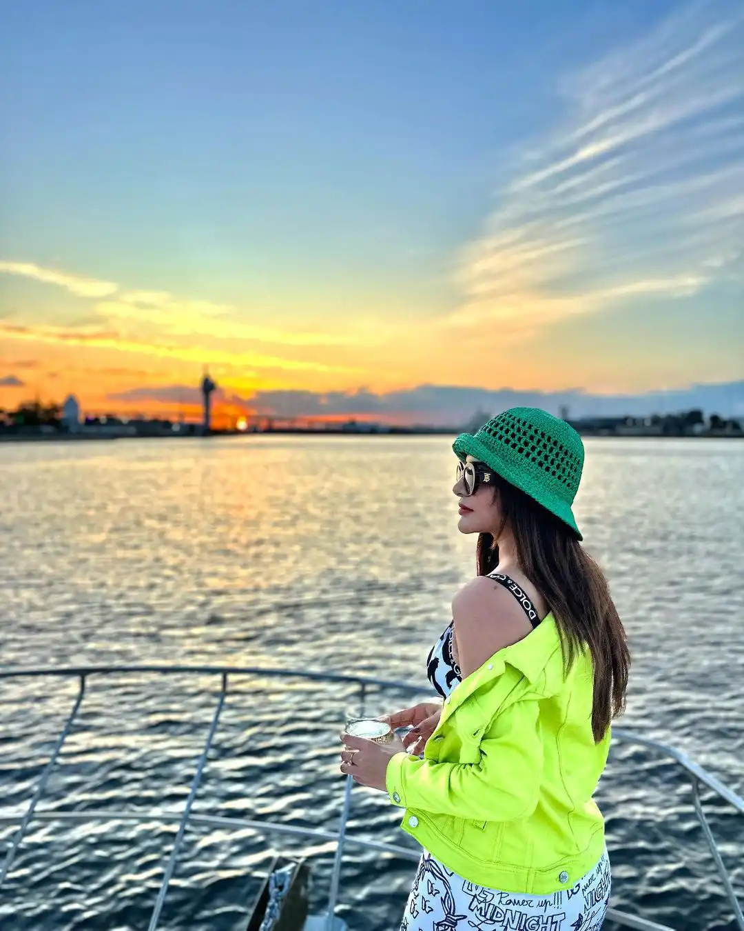 Ashu Reddy Bold Poses on New Year