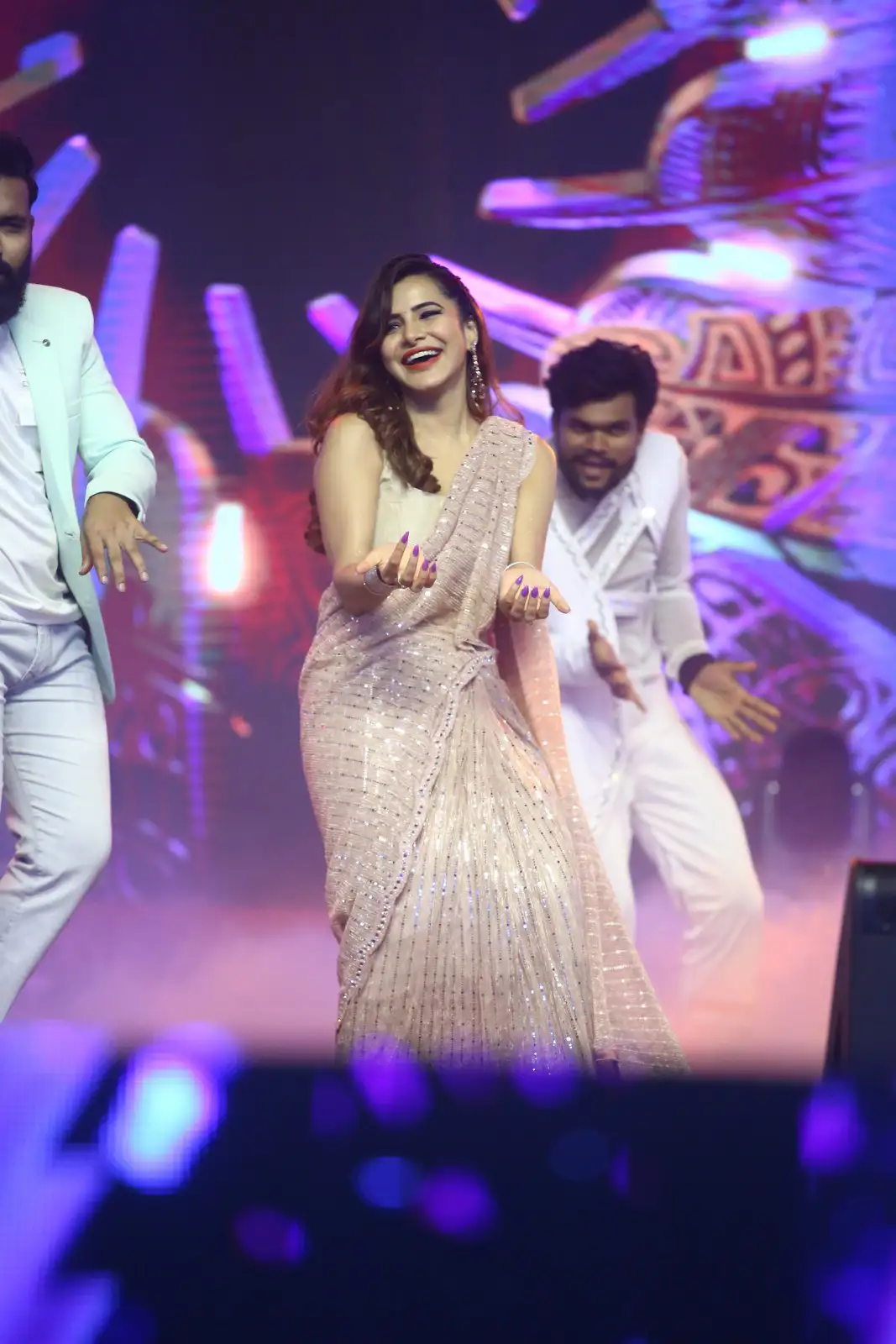Ashu Reddy dance performance in Waltair Veerayya pre release event