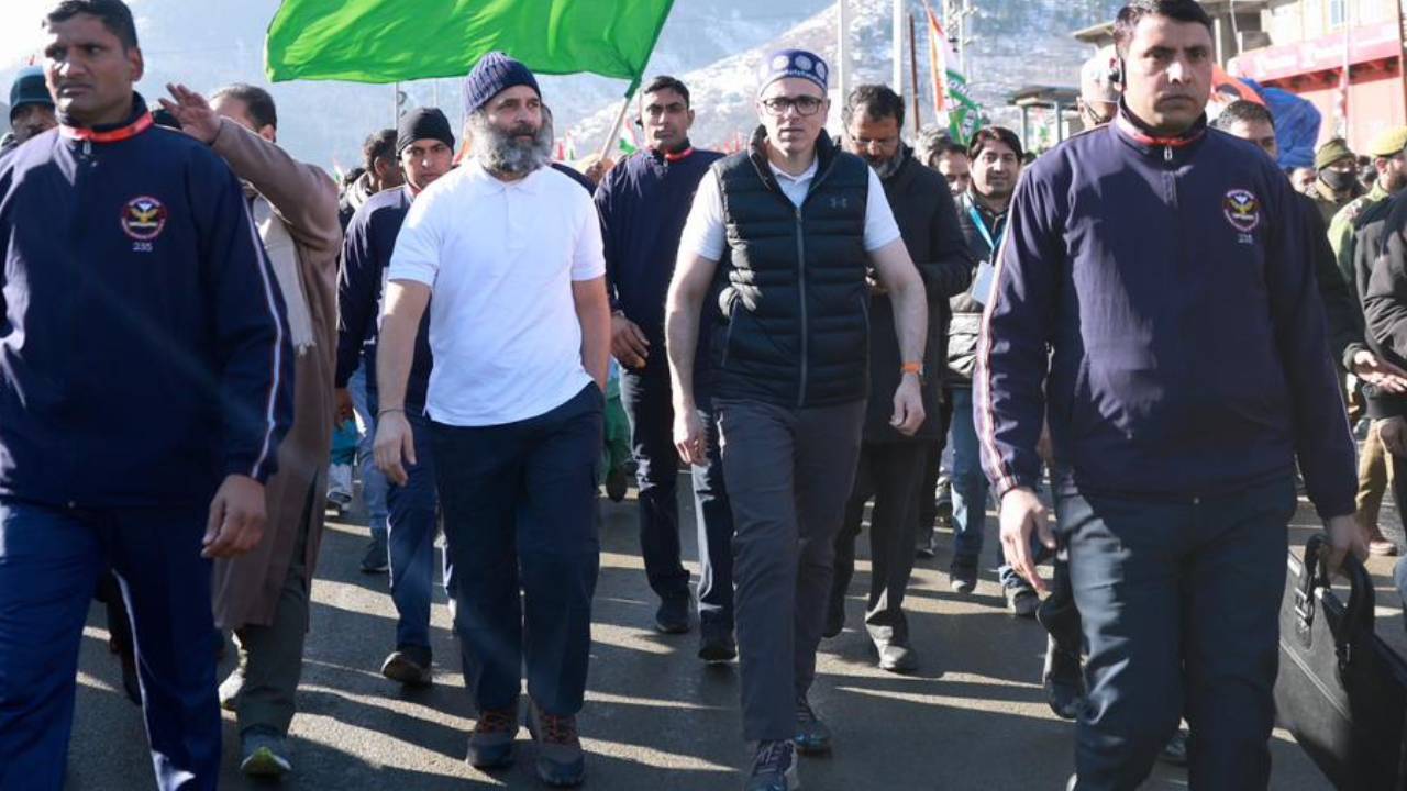 Bharat Jodo Yatra: మేము బిచ్చగాళ్లం కాదు..! భారత్ జోడోయాత్రలో జమ్మూకశ్మీర్ మాజీ సీఎం ఓమర్ అబ్దుల్లా ..
