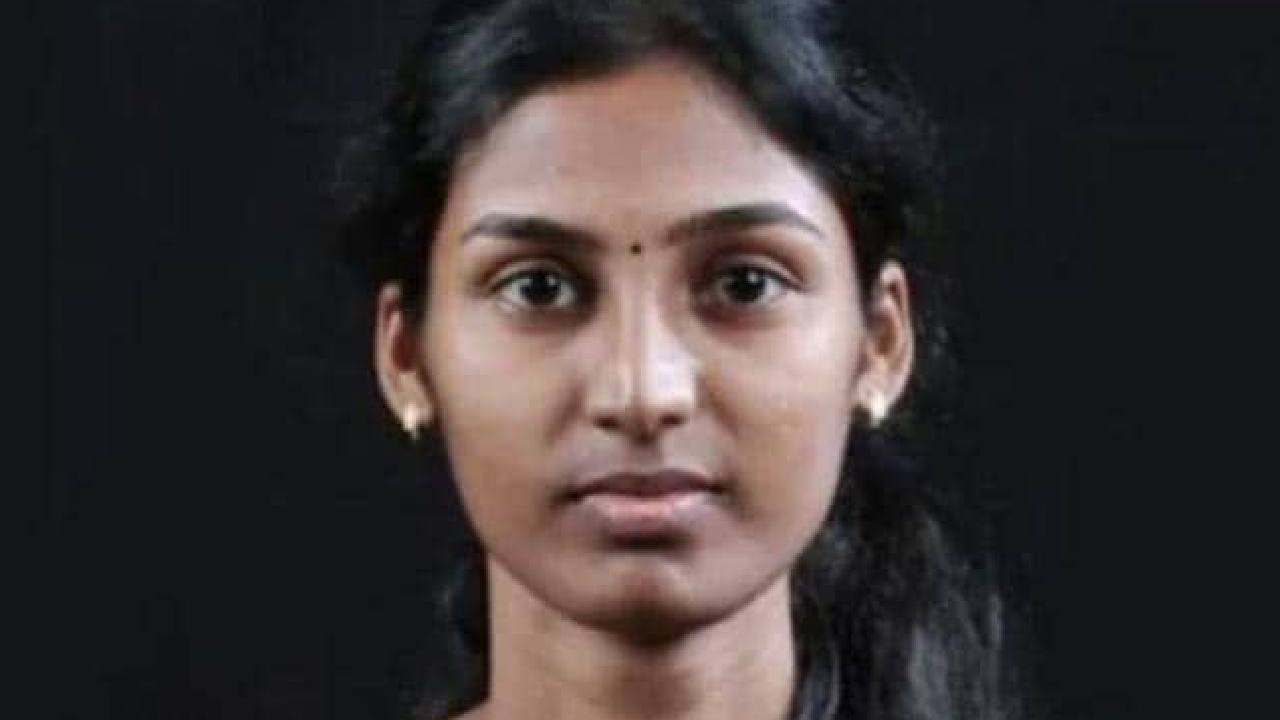 Chennai: ట్రక్కు కింద పడి మహిళా సాఫ్ట్‌వేర్ ఇంజనీర్ మృతి.. స్కూటీపై నుంచి గుంతలో పడటంతో దారుణం