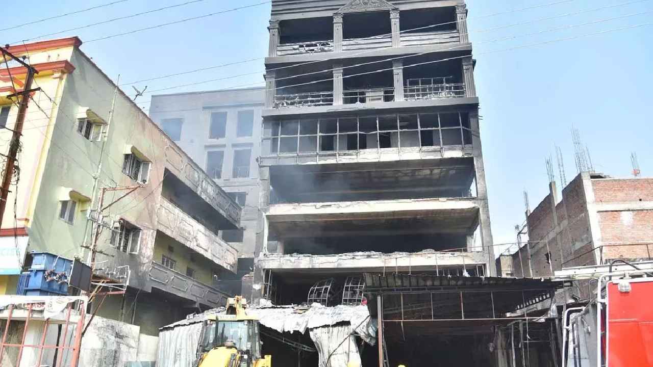 Deccan Mall Demolition : రేపటి నుంచి డెక్కన్ మాల్ కూల్చివేత పనులు.. రూ.33 లక్షలకు టెండర్