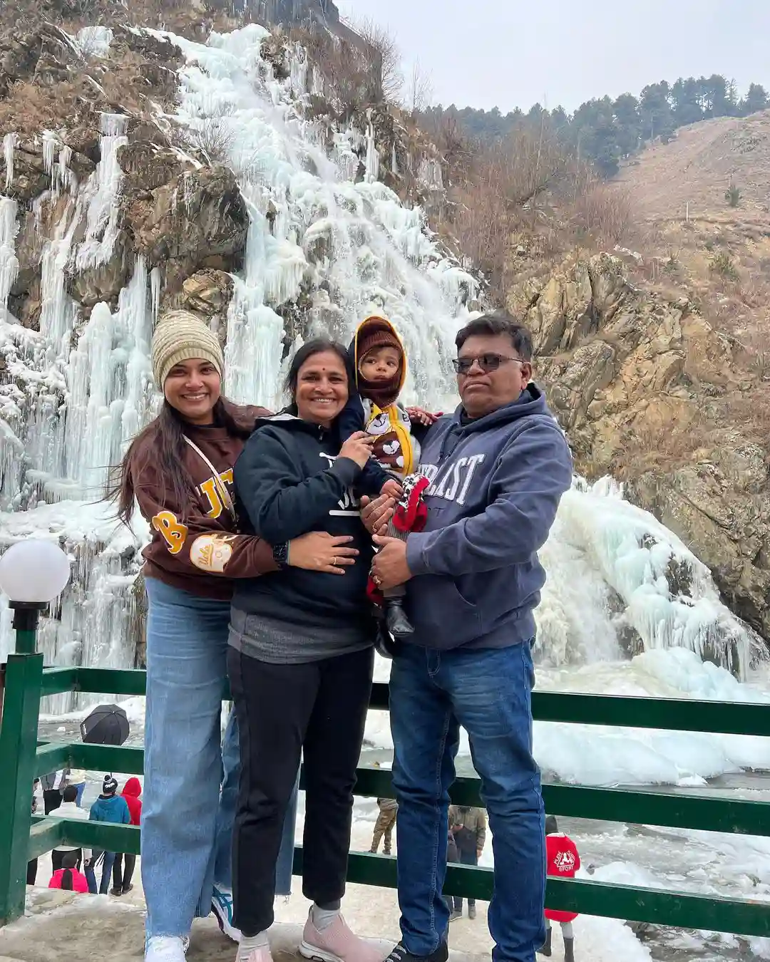 Hari Teja family vacation to kashmir