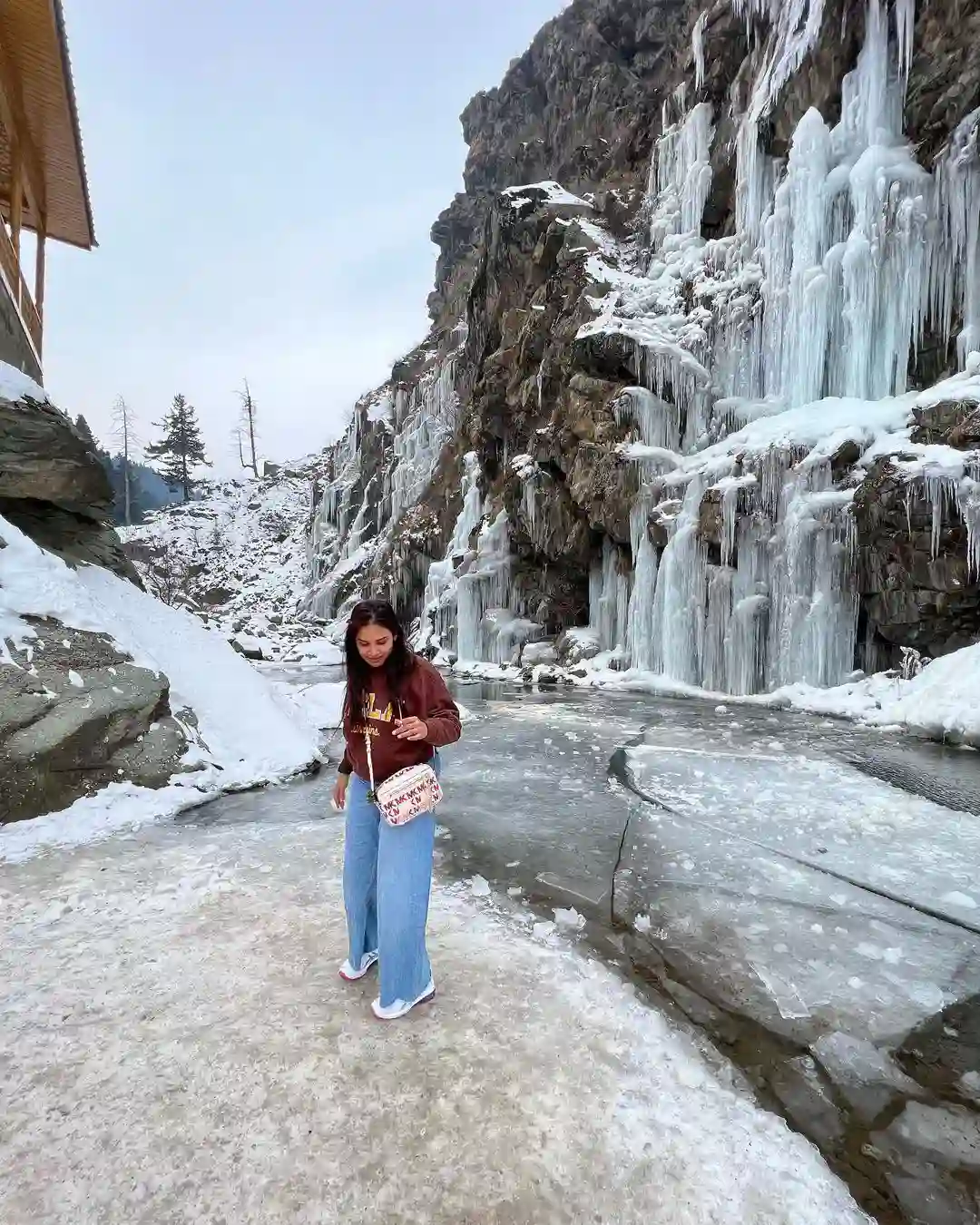 Hari Teja family vacation to kashmir