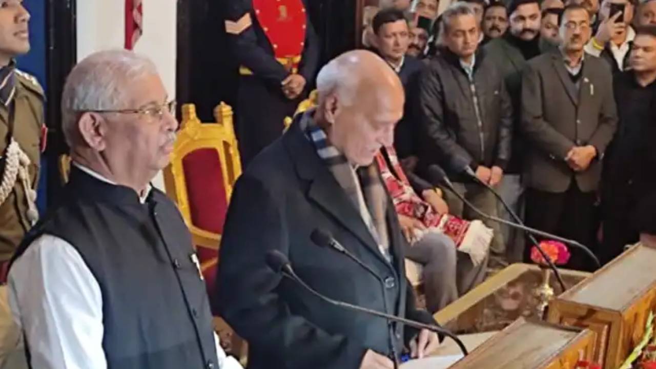 Himachal Cabinet Expand: హిమాచల్ ప్రదేశ్‌లో మంత్రివర్గ విస్తరణ.. మంత్రులుగా ఏడుగురు ఎమ్మెల్యేలు ప్రమాణ స్వీకారం..