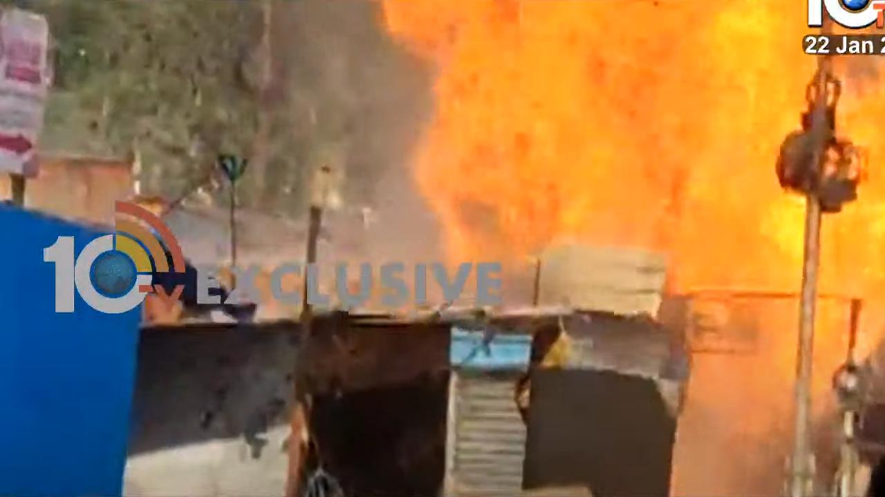 Hyderabad: హైదరాబాద్‌లో అగ్ని ప్రమాదం.. సిలిండర్లు పేలి అంటుకున్న మంటలు