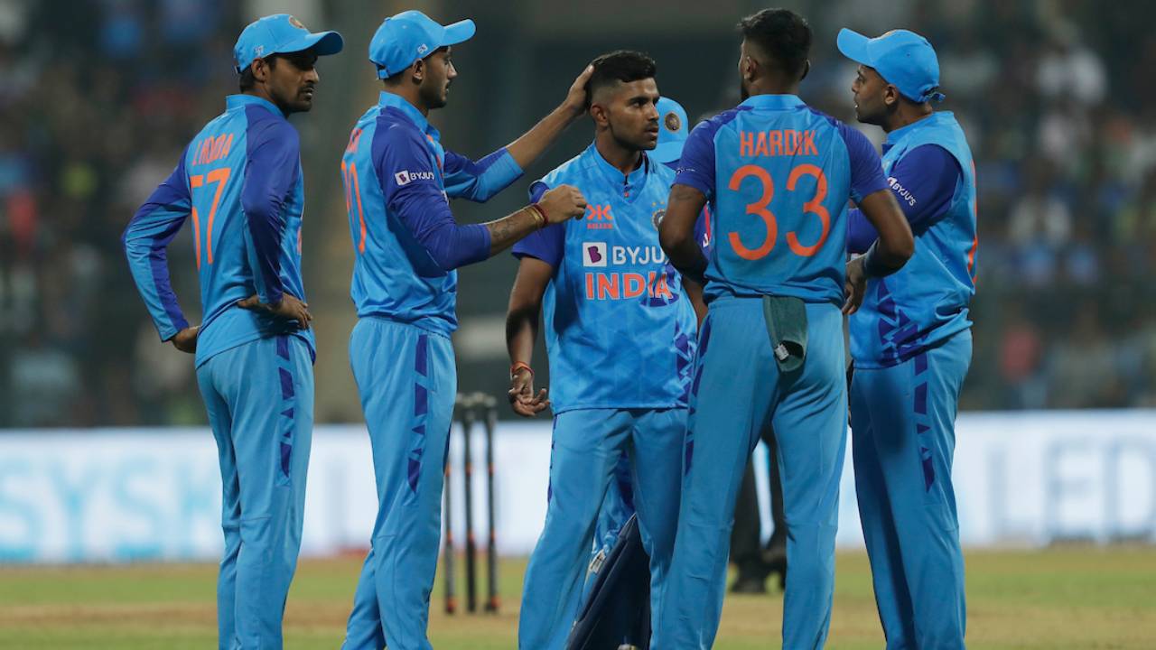 India vs Srilanka 1st T20 Match: ఉత్కంఠ పోరులో శ్రీలంక జట్టుపై టీమిండియా విజయం (ఫొటో గ్యాలరీ)