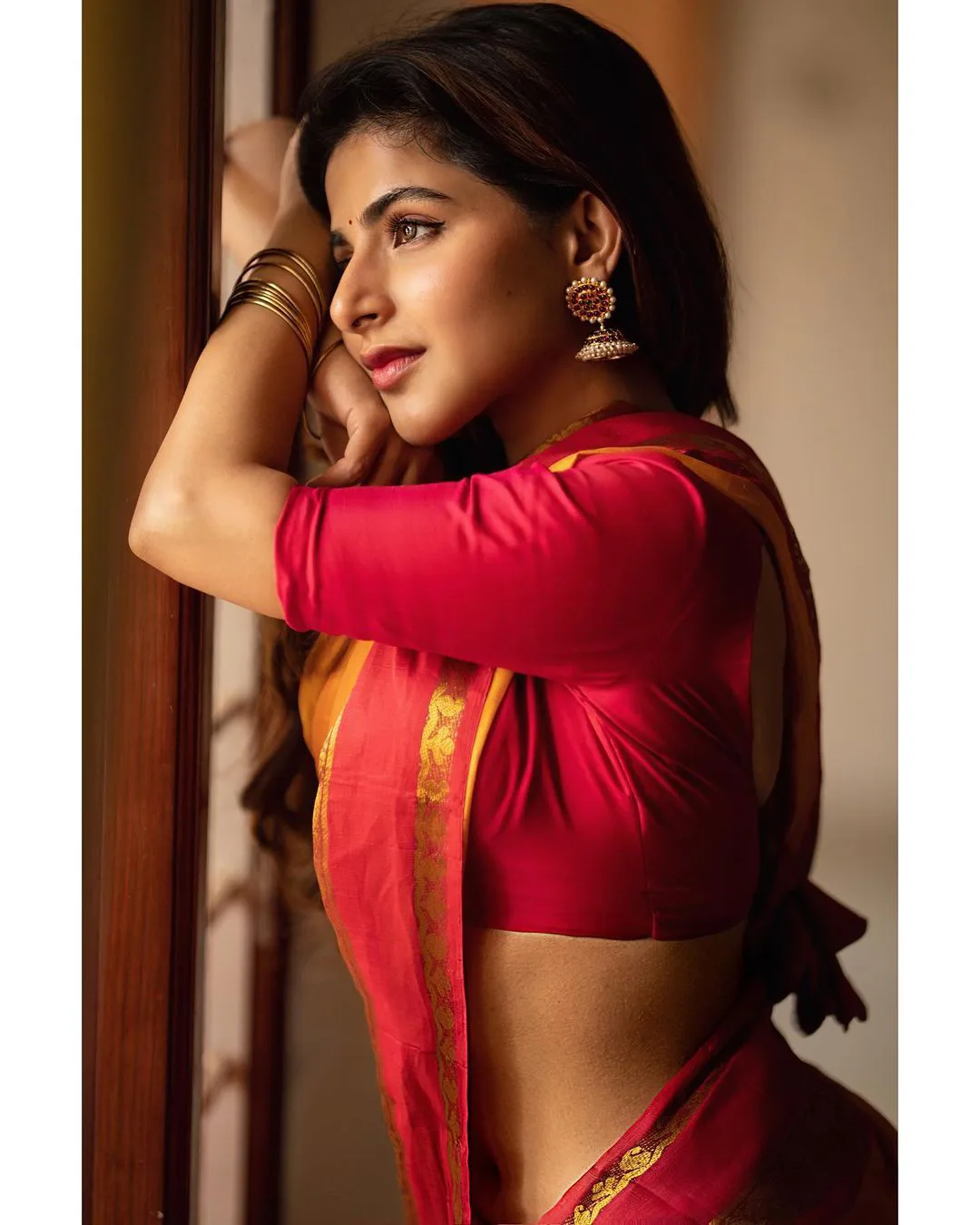 Iswarya Menon new saree photos