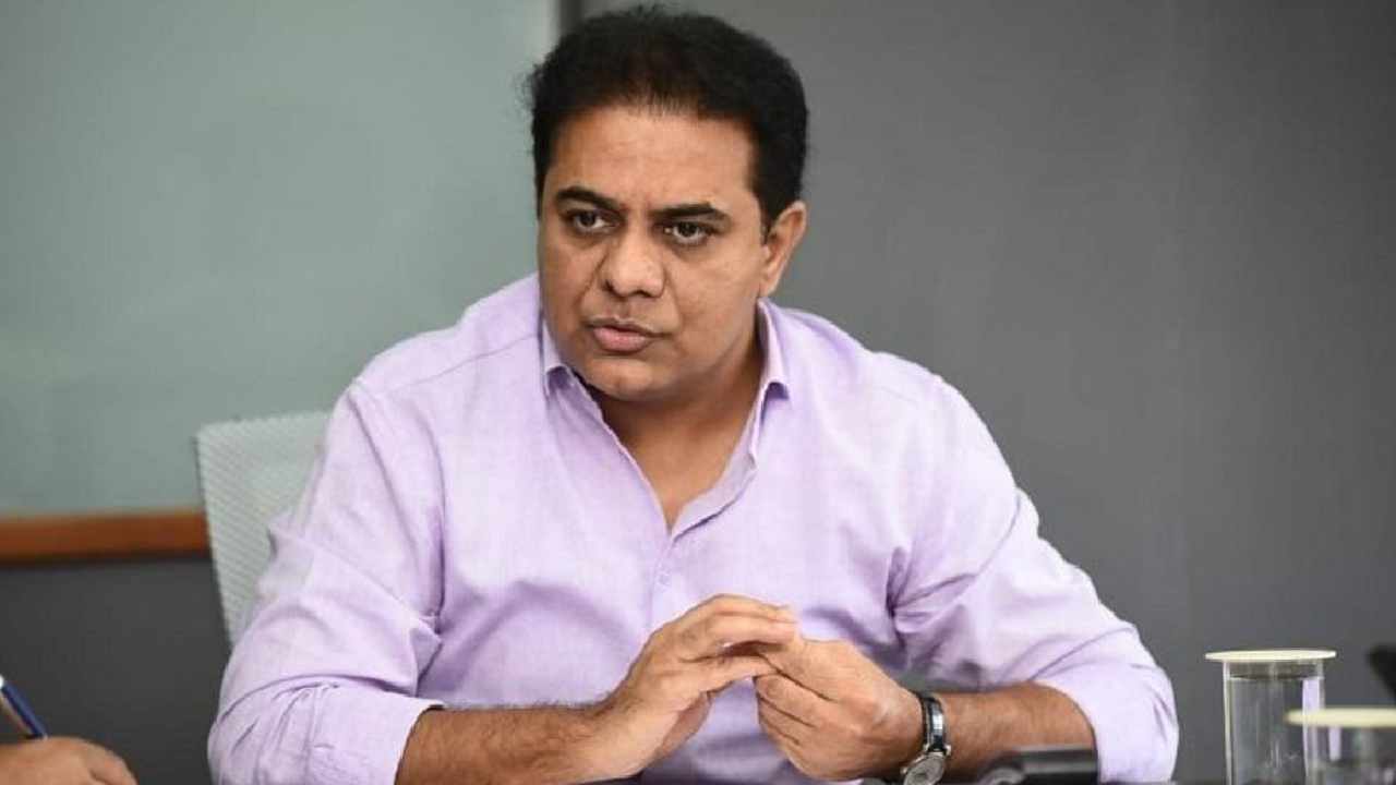 KTR slams bjp: ర‌ష్యా-ఉక్రెయిన్ మ‌ధ్య జరుగుతున్న‌ యుద్ధాన్ని మోదీ ఆపార‌ట: కేటీఆర్ ఎద్దేవా