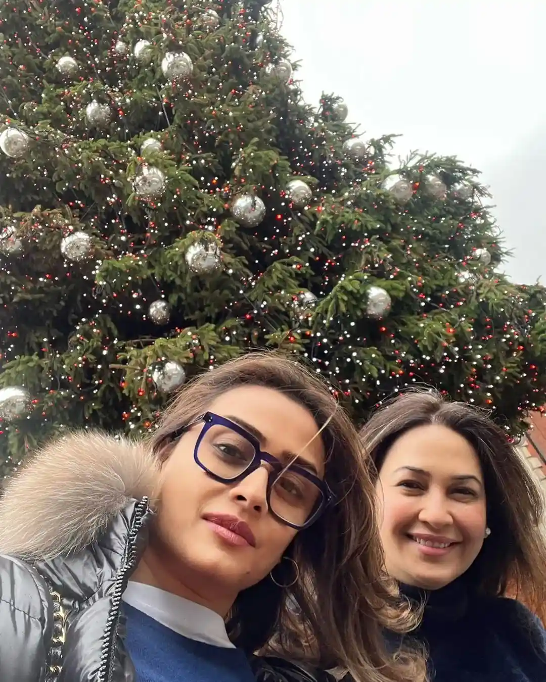 Mahesh family New Year Celebrations in London