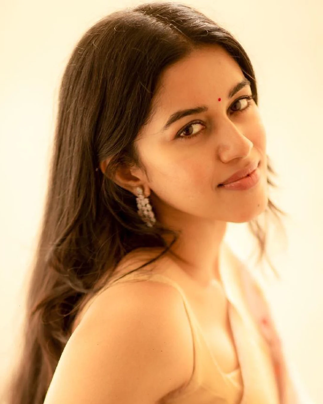 Mirnalini Ravi saree pics