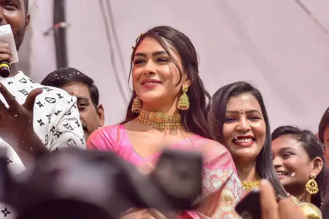 Mrunal Thakur at the inauguration of a shopping mall in Vijayawada