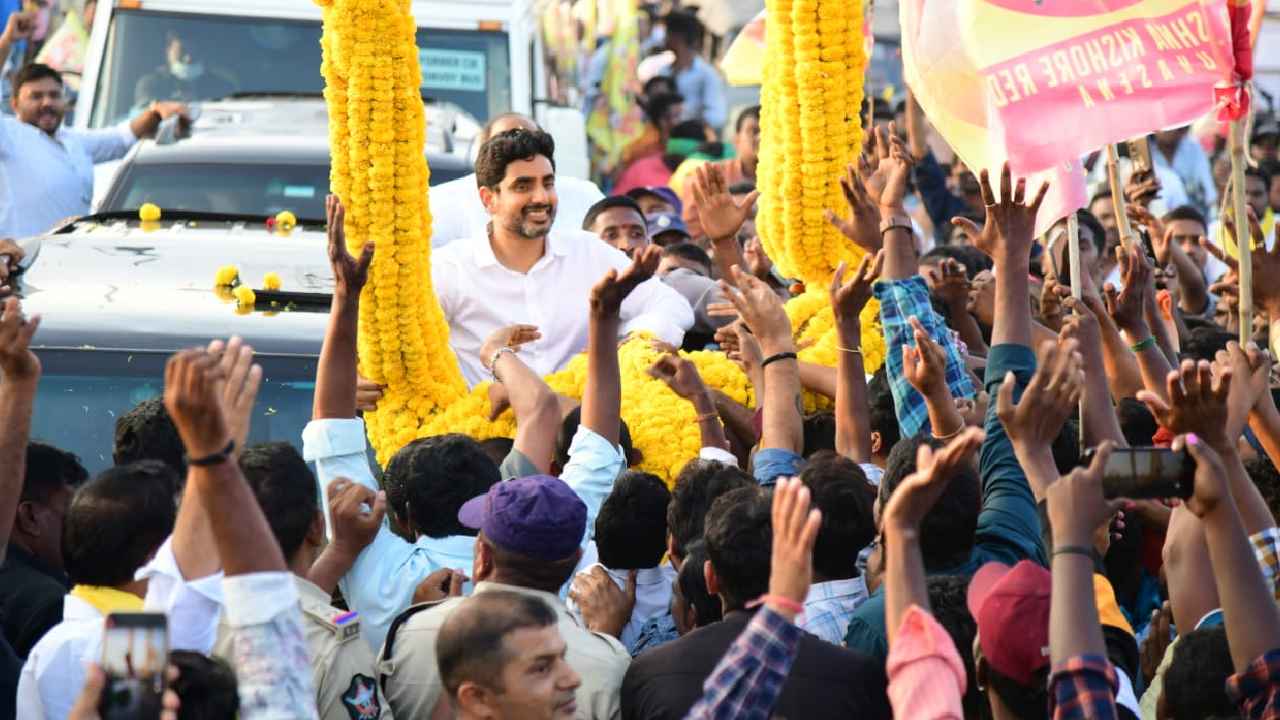 Nara Lokesh : చీరలు కట్టుకుని గాజులు వేసుకునే వాళ్లు చేతకాని వాళ్లా? మంత్రి రోజాను టార్గెట్ చేసిన లోకేశ్