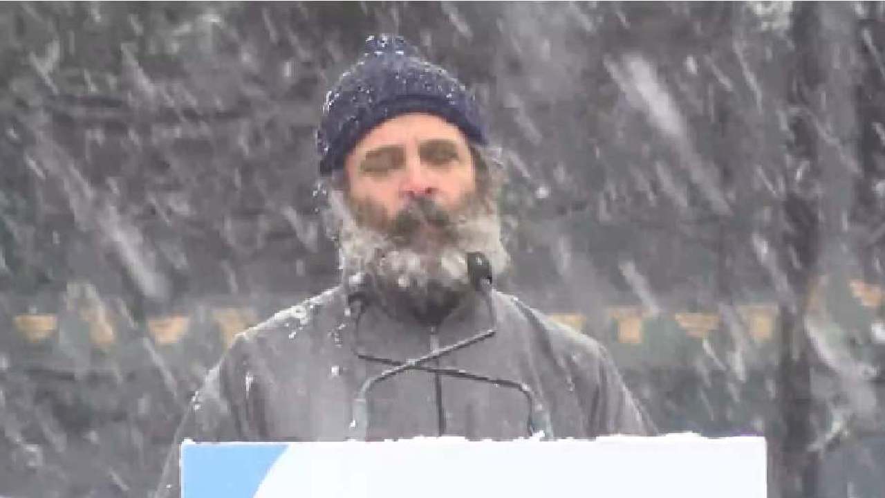 Bharat Jodo Yatra: ప్ర‌జ‌ల స‌హ‌కారం చూసి నా క‌ళ్ల వెంట నీరు కారింది: హిమ‌పాతాన్ని లెక్క చేయ‌కుండా రాహుల్ ప్ర‌సంగం