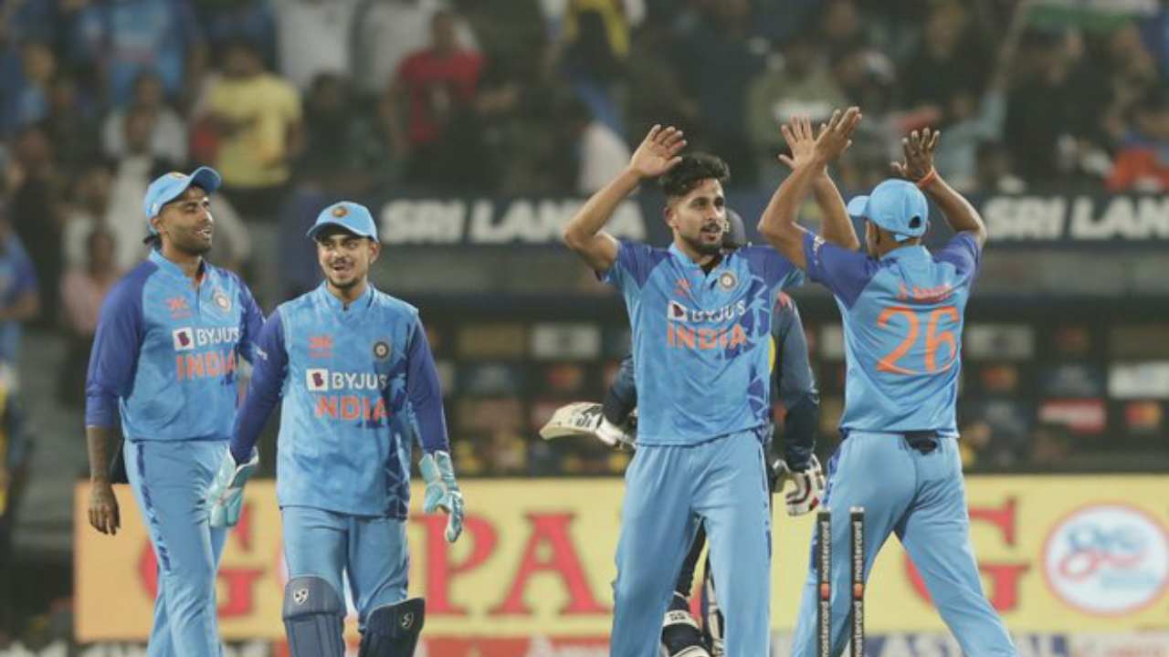 India Vs Sri Lanka: చెలరేగి ఆడి భారత్‌కు 207 పరుగుల భారీ లక్ష్యాన్ని నిర్దేశించిన శ్రీలంక