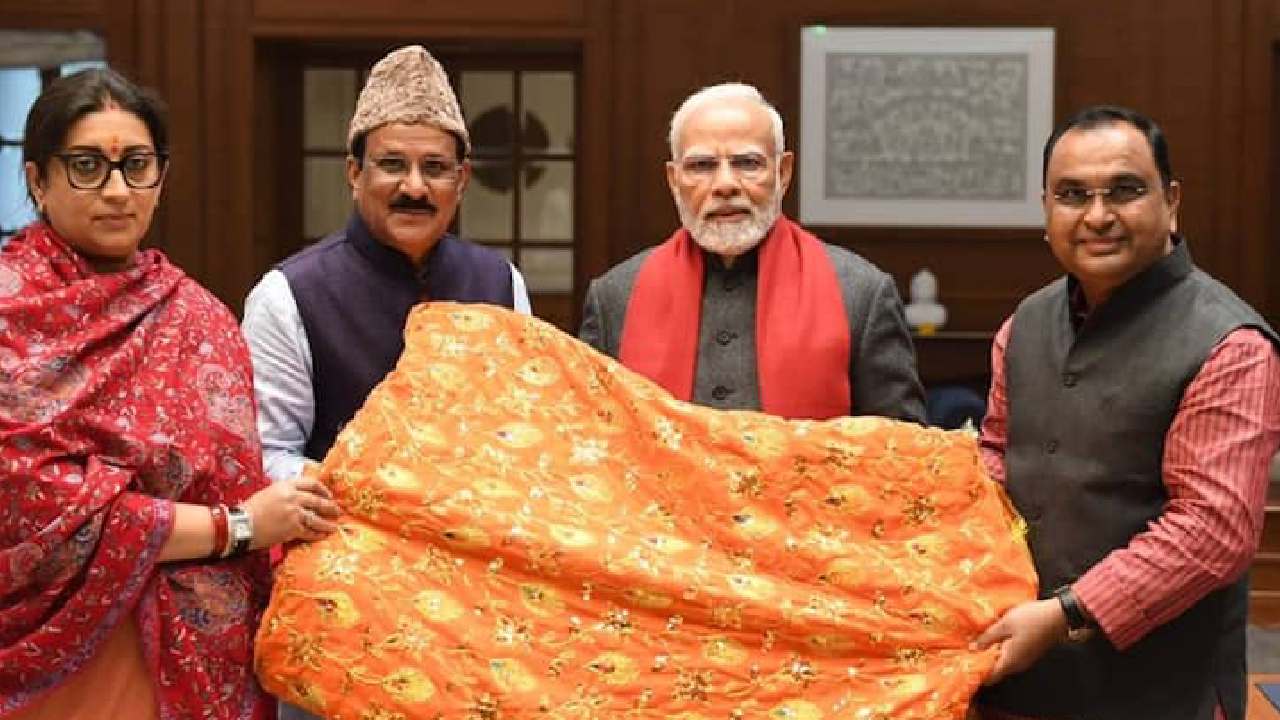 PM Modi: అజ్మీర్ దర్గా ఉర్సు ఉత్సవాలకు మోదీ కానుక.. చాదర్ సమర్పించిన ప్రధాని