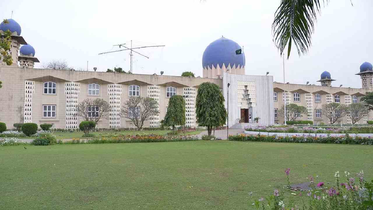 Pak Embassy: వీసా ఇంటర్వ్యూలో సెక్స్ గురించి అడిగారు.. పాక్ రాయబారిపై పంజాబ్ ప్రొఫెసర్ ఆరోపణ