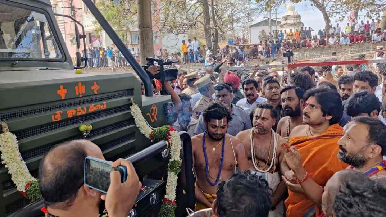 Pawan Kalyan: తెలంగాణలో పోటీకి సిద్ధం.. బీజేపీతోనే జనసేన దోస్తీ: పవన్ కల్యాణ్