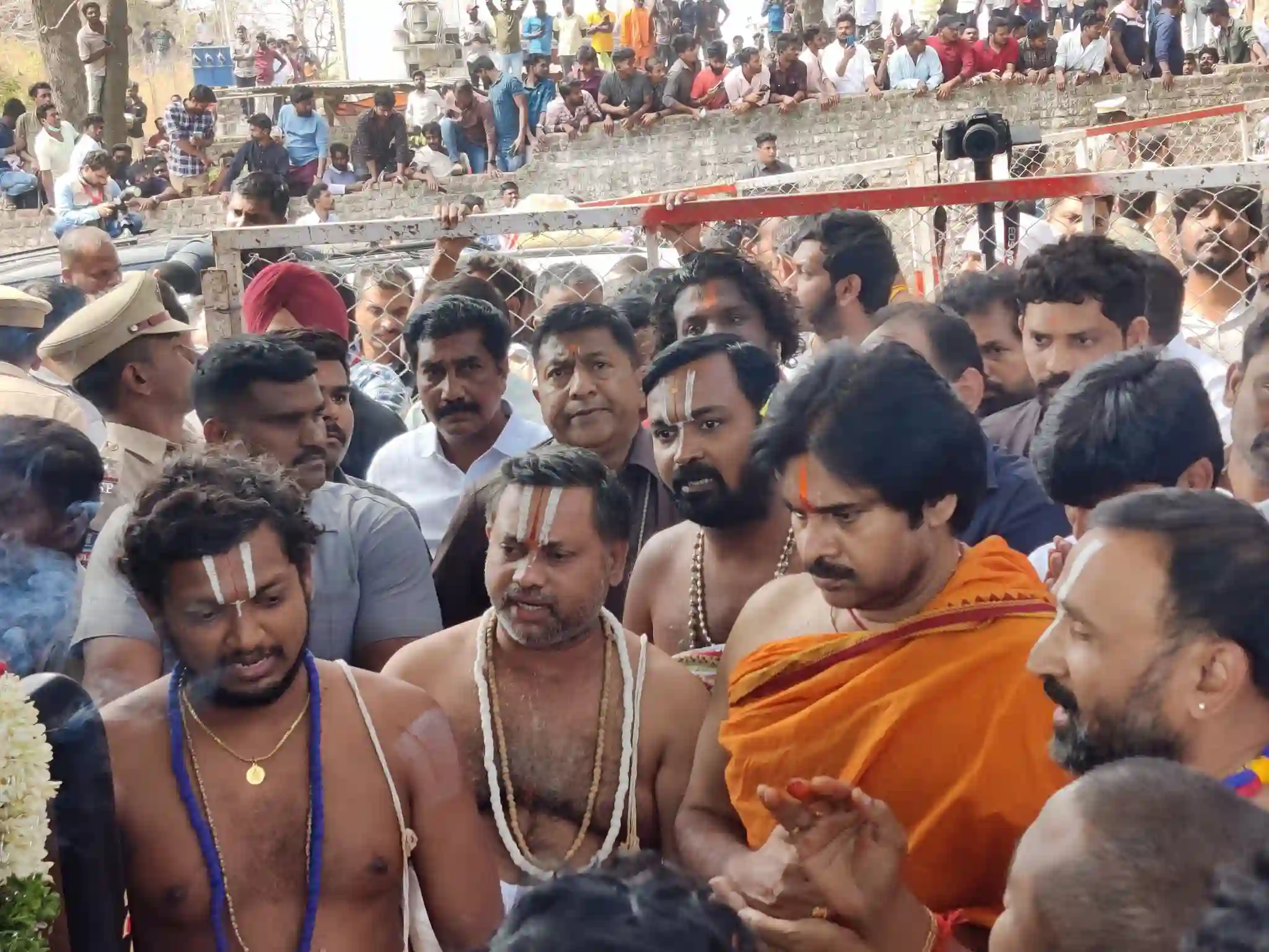 Pawan Kalyan worships for Vaarahi in Kondagattu