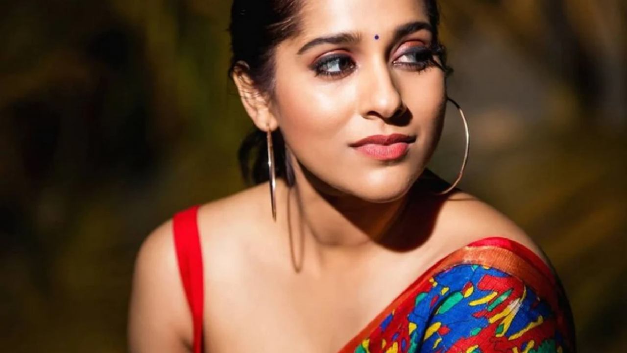 Rashmi Gautam : కోడి కోసం ట్విట్టర్‌లో కామెంట్ల పందానికి దిగిన రష్మీ..