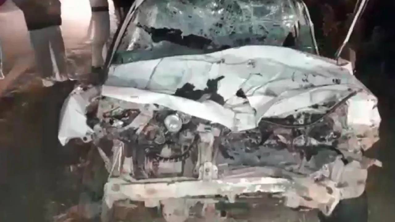 Road Accident: పెళ్లి వేడుకకు హాజరై వస్తుండగా విషాదం.. ఒకే కుటుంబానికి చెందిన ఐదుగురు మృతి