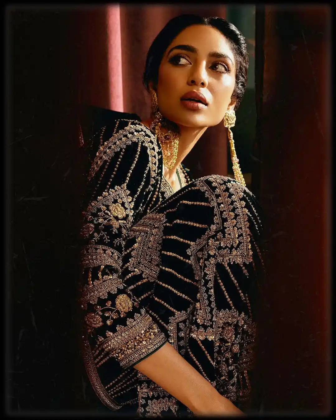 Sobitha Dhulipala Attracts With Trendy Looks