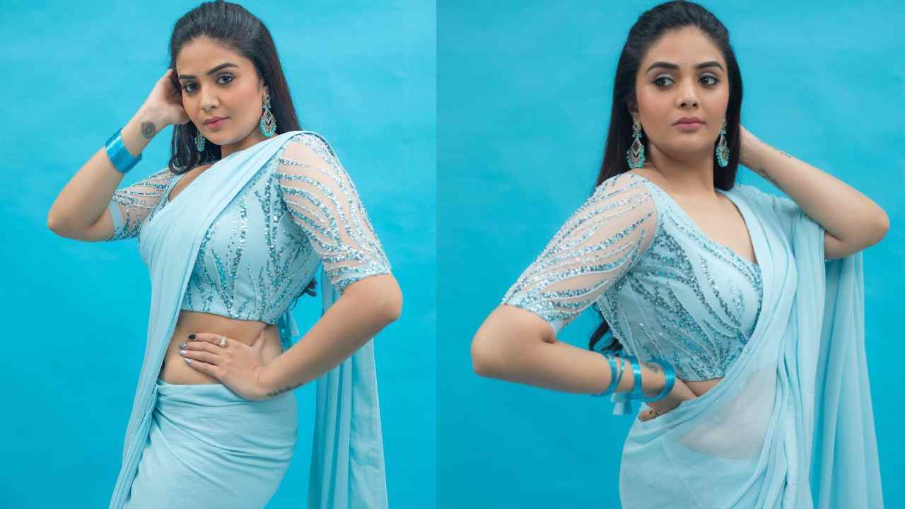 Sreemukhi: నీలి రంగు చీరలోన.. చందమామ నీవే జానా.. అనిపిస్తున్న శ్రీముఖి అందాలు!