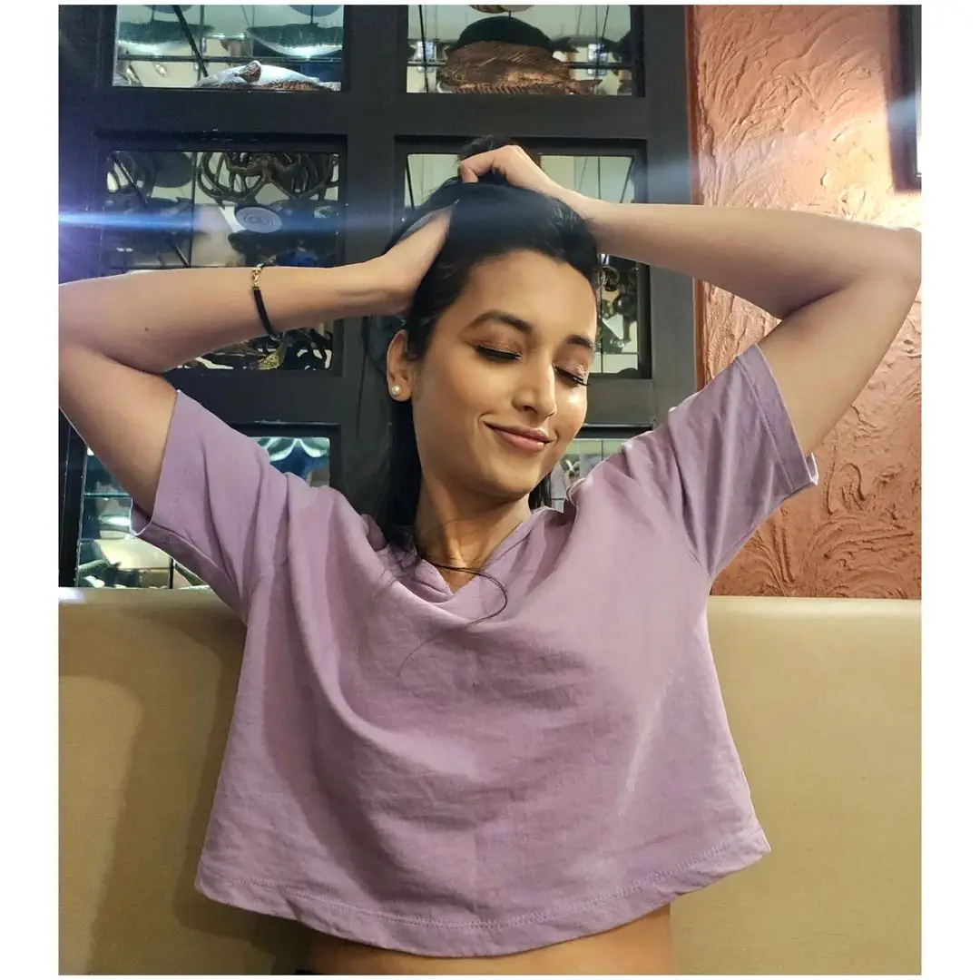 Srinidhi Shetty Hungry Poses