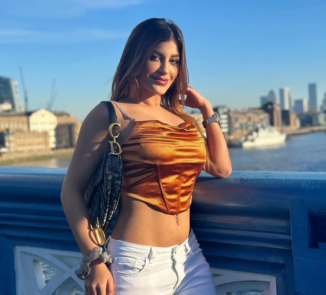 Yashika Aannand new photos