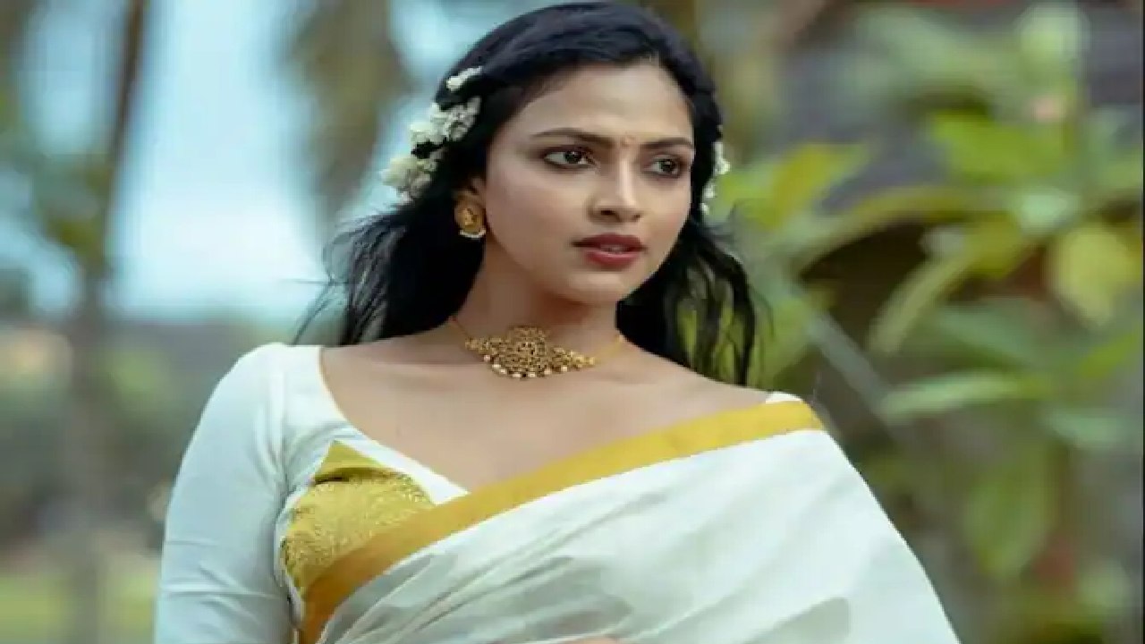 Amala Paul : హిందువు కాదంటూ అమలాపాల్‌కి ఆలయ ప్రవేశం నిరాకరణ..