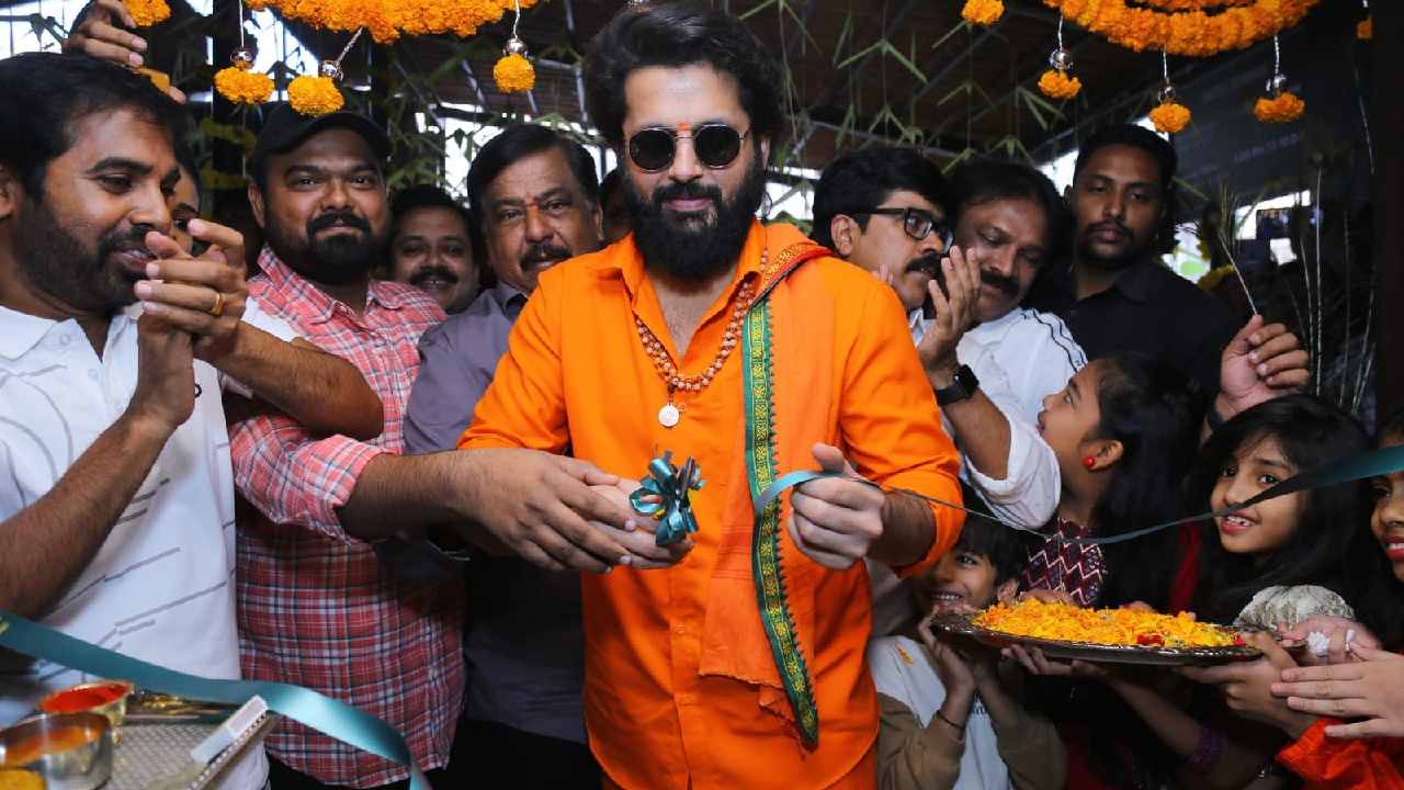 Nithiin : స్టార్ హీరో నితిన్ చేతుల మీదుగా మణికొండలో ‘బాబాయ్ హోటల్’ ప్రారంభం..