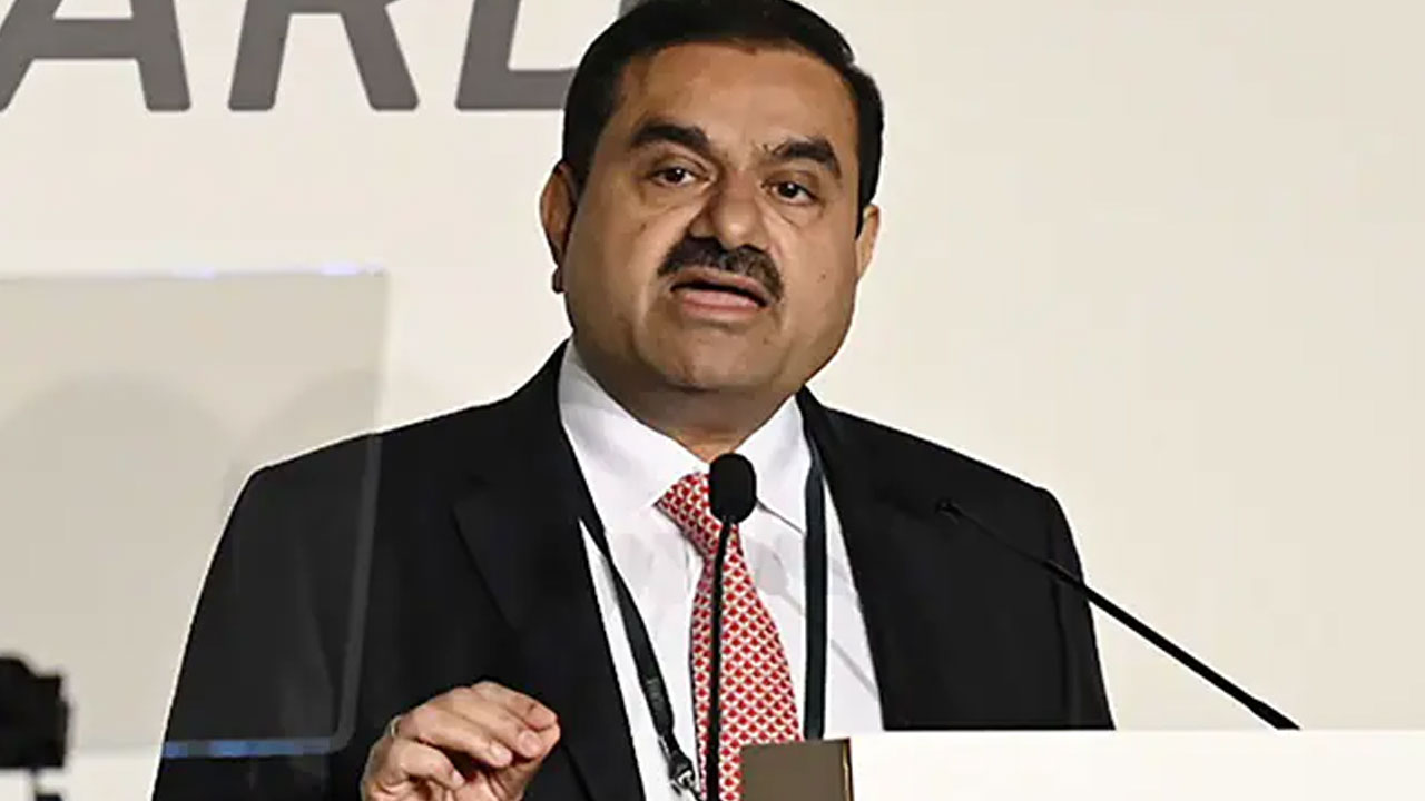 Adani Group: 500 మిలియన్ డాలర్ల బ్యాంకు రుణాలు చెల్లించనున్న అదానీ