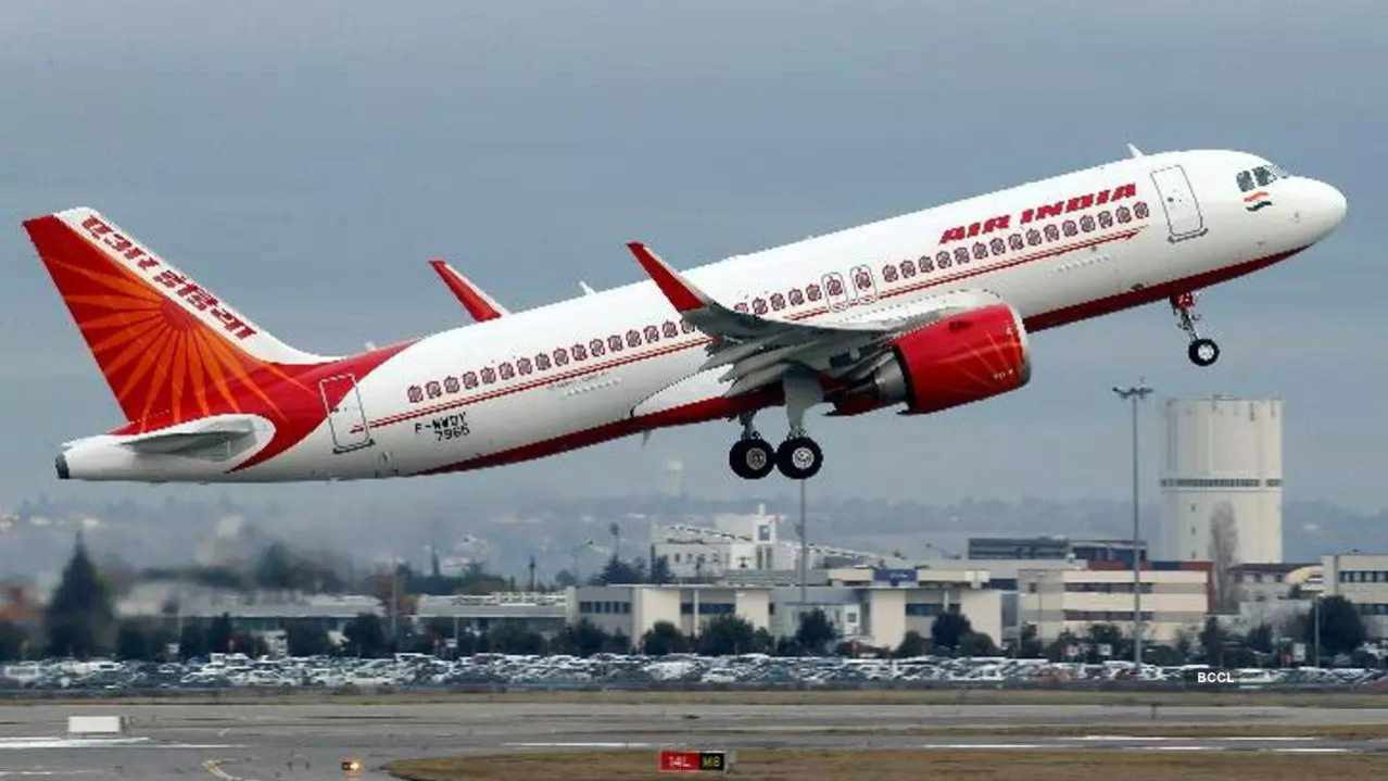 Air India Flight: ఎయిరిండియా విమానంకు తృటిలో తప్పిన ప్రమాదం.. స్వీడన్‌లో ఎమర్జెన్సీ ల్యాండింగ్‌ ..