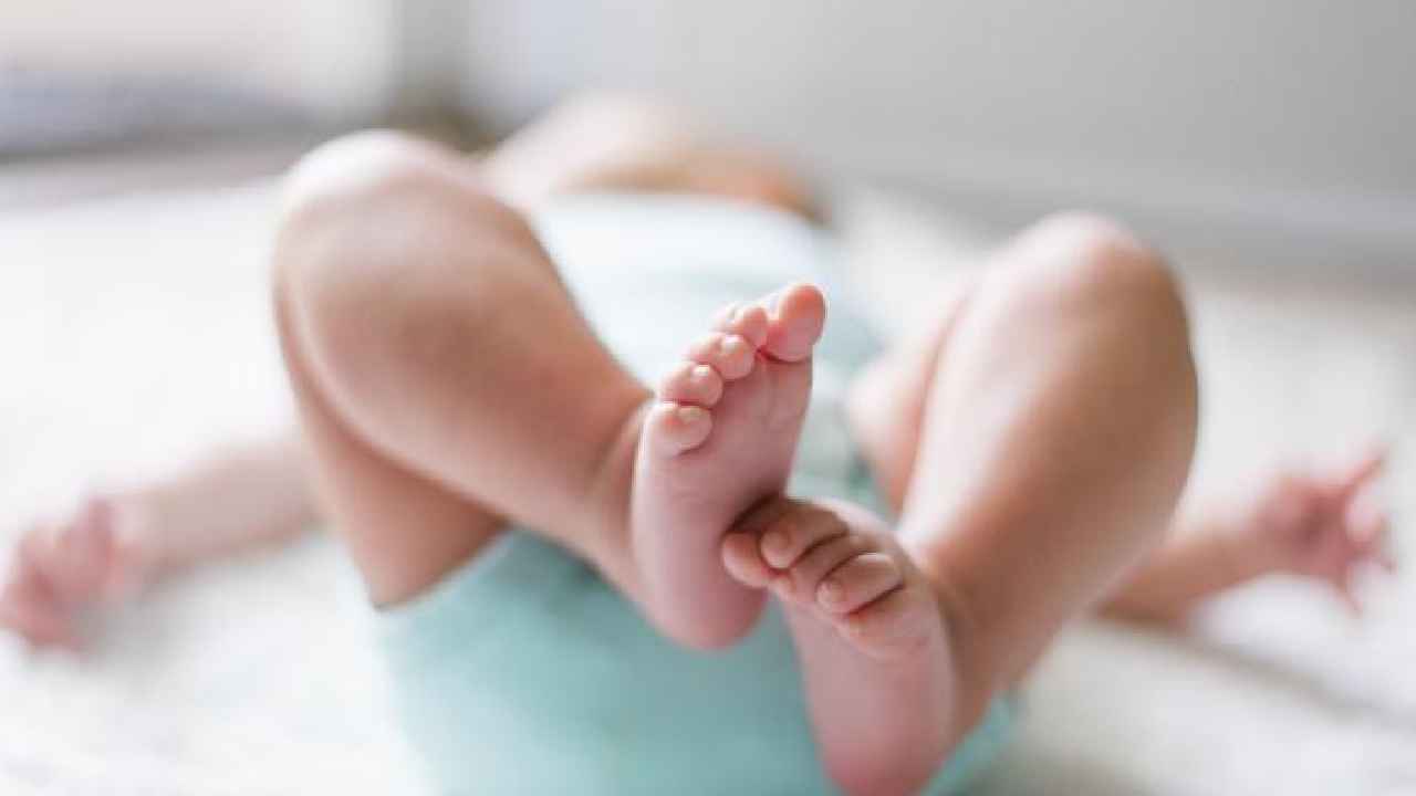 Baby Poked With Hot Rod : దారుణం.. వ్యాధి తగ్గిస్తామని 3నెలల పసికందుకి 51సార్లు వాతలు పెట్టిన మంత్రగాళ్లు