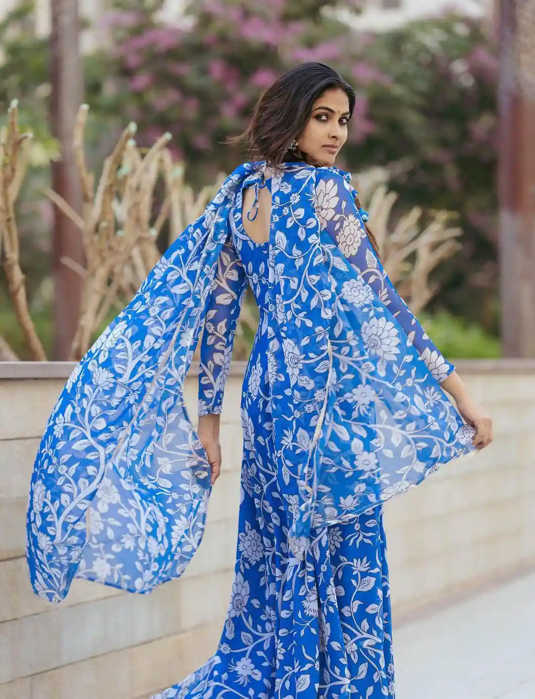 Divi Vadthya post photos in Punjabi Dress after a long time