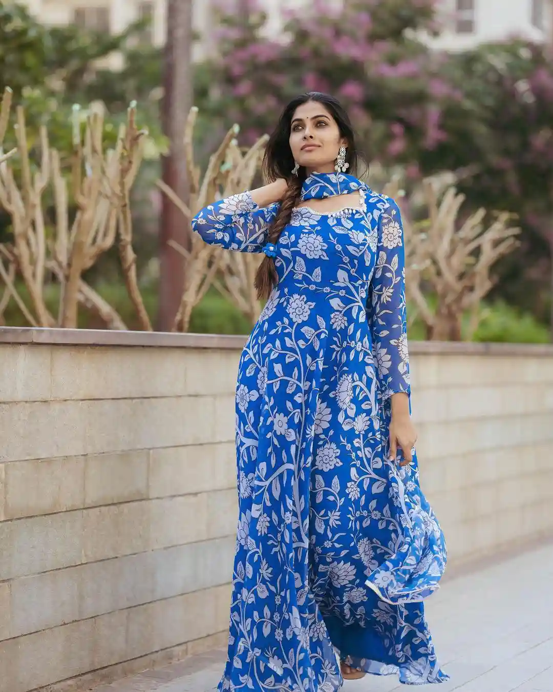 Divi Vadthya post photos in Punjabi Dress after a long time