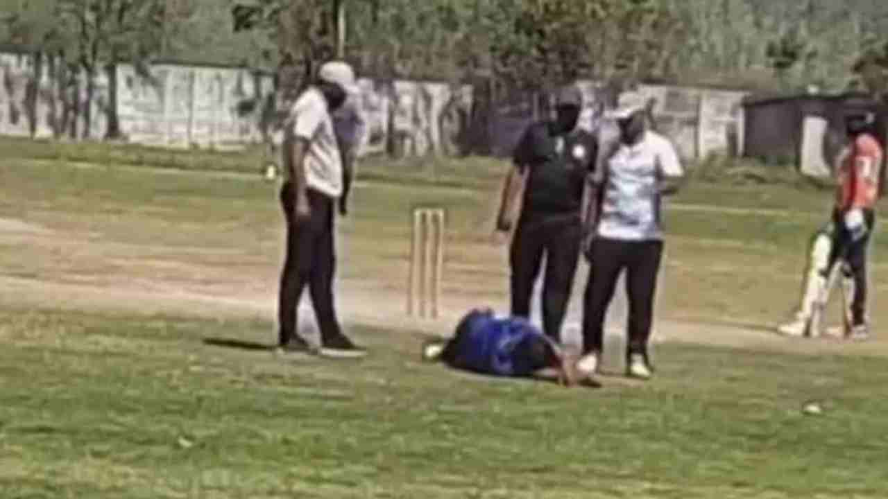 Shocking death: క్రికెట్ ఆడుతూ కుప్పకూలాడు.. గుండెపోటుతో ఉద్యోగి మృతి .. ఆందోళన కలిగిస్తున్న వరుస ఘటనలు