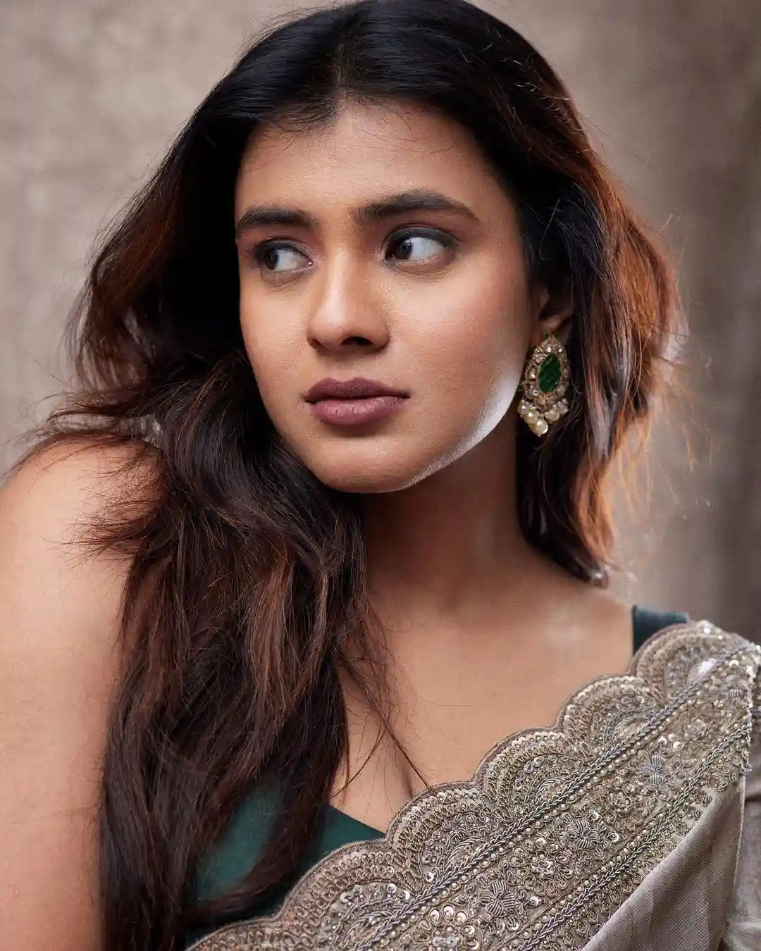 Hebah Patel latest photoshoot in saree
