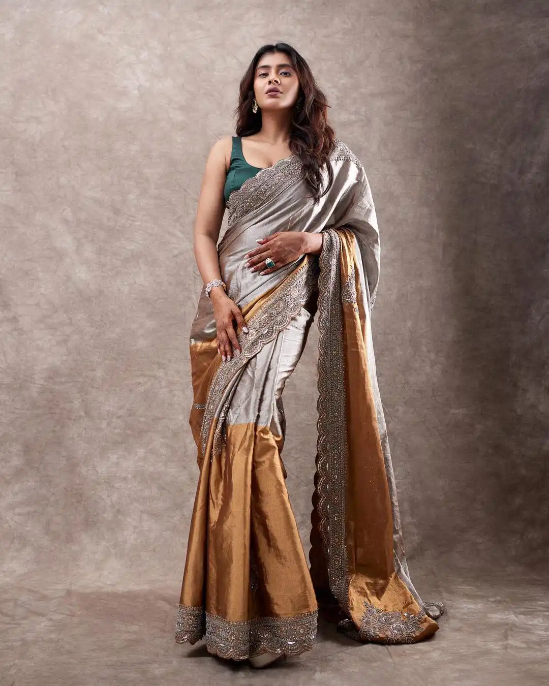 Hebah Patel latest photoshoot in saree