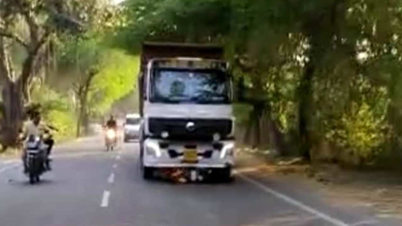 Hit And Drag Case: స్కూటర్‌ను ఢీకొన్న ట్రక్కు.. వృద్ధుడు, ఆరేళ్ల బాలుడు మృతి.. బాలుడి మృతదేహాన్ని రెండు కిలోమీటర్లు ఈడ్చుకెళ్లిన ట్రక్కు