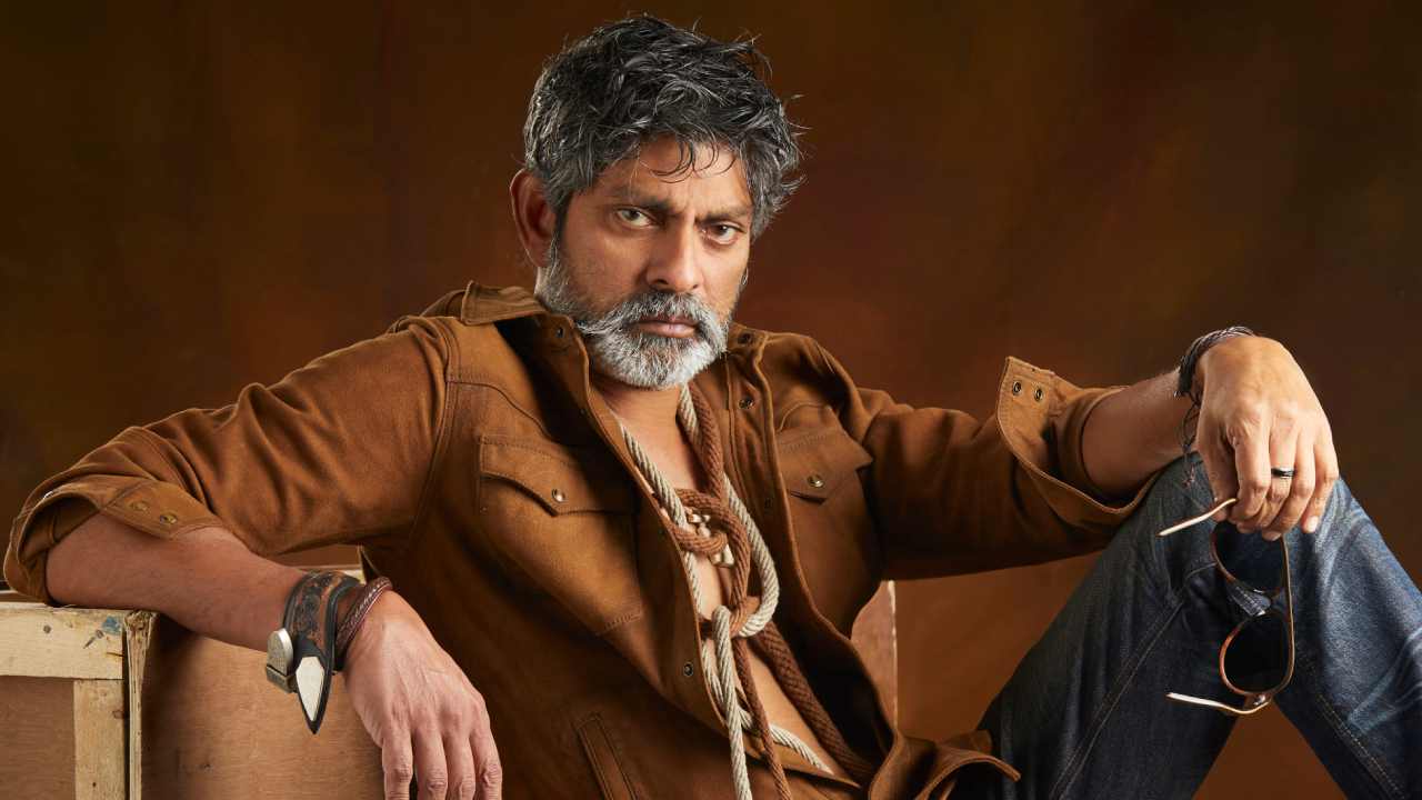 SSMB28: మహేష్-త్రివిక్రమ్ మూవీ కోసం జగ్గుభాయ్ సరికొత్త మేకోవర్!