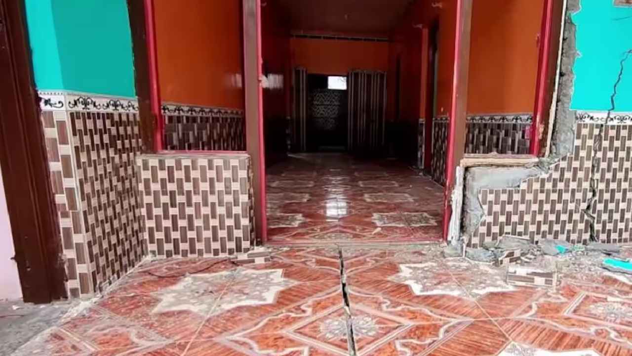 Jammu Kashmir Houses Cracks : బాబోయ్.. జమ్ముకశ్మీర్‌లోనూ డేంజర్ బెల్స్, జోషిమఠ్ తరహాలో ఇళ్లకు పగుళ్లు, అసలేం జరుగుతోంది?