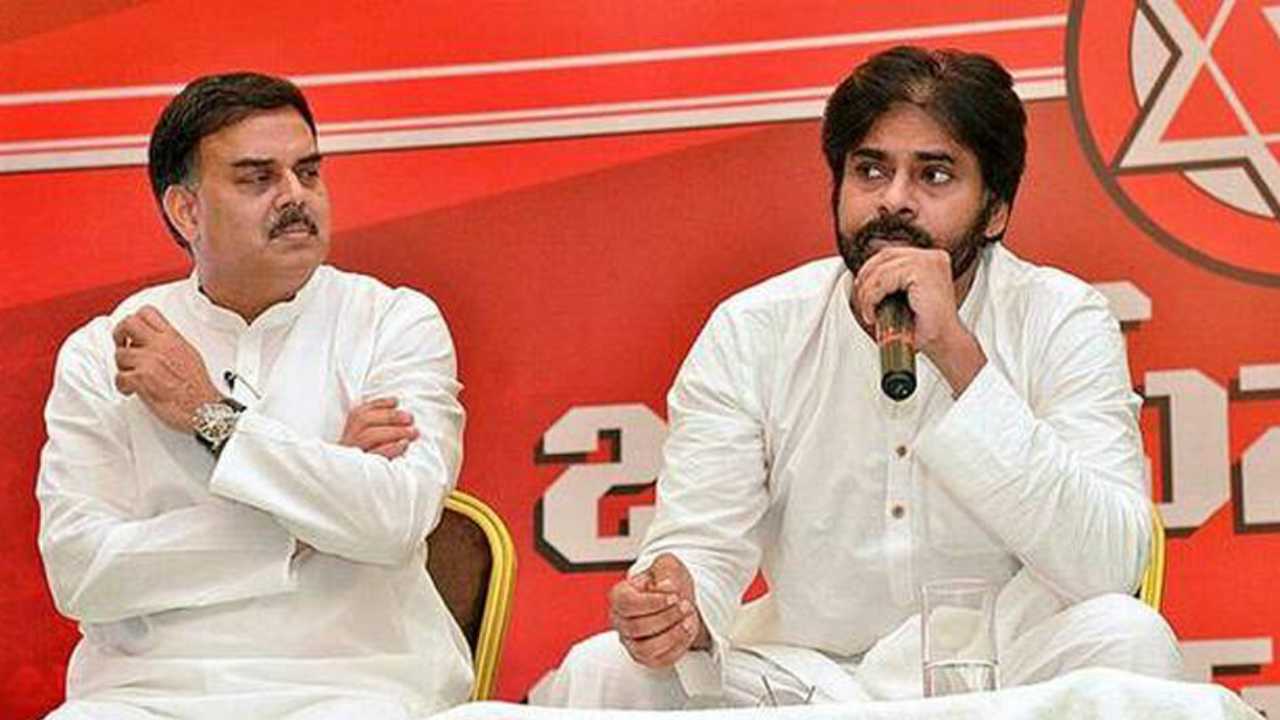 Janasena Pawan kalyan : కుమారుడ్ని కోల్పోయిన బాధిత మహిళకు రూ.4లక్షలు చెక్ అందించిన జనసేన