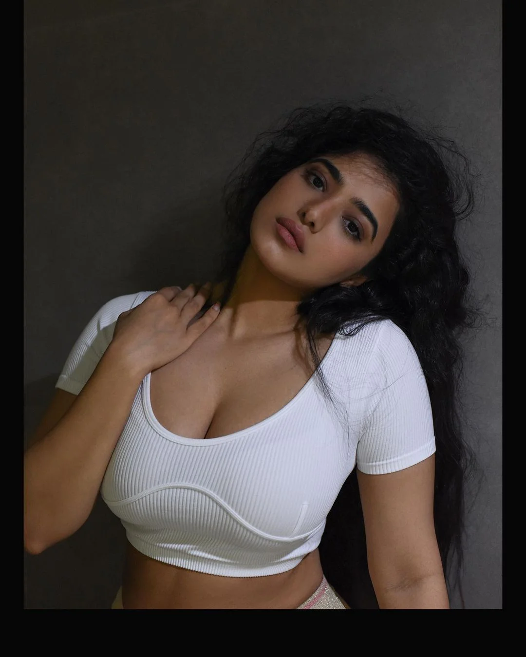 Ketika Sharma Latest Photoshoot with White top in Dark mode goes viral