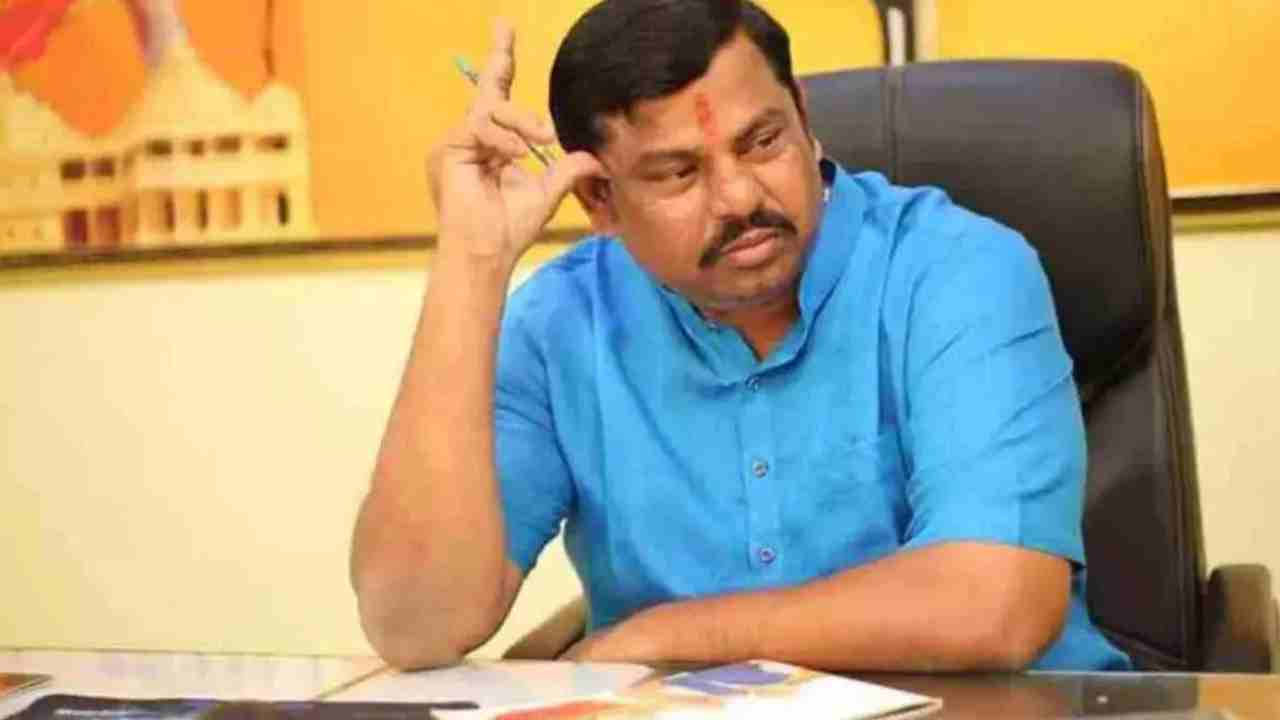 MLA Rajasingh: బుల్లెట్ ఫ్రూప్ వాహనంతో ప్రగతిభవన్‌కు రాజాసింగ్.. అరెస్టు చేసిన పోలీసులు