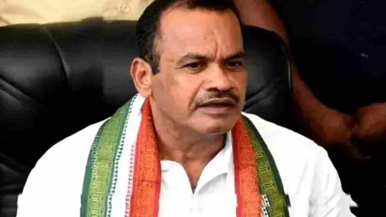 MP Komatireddy Venkat Reddy: తెలంగాణలో హంగ్ ఖాయం.. కేసీఆర్ కాంగ్రెస్‌ను పొగడటం పొలిటికల్ డ్రామా